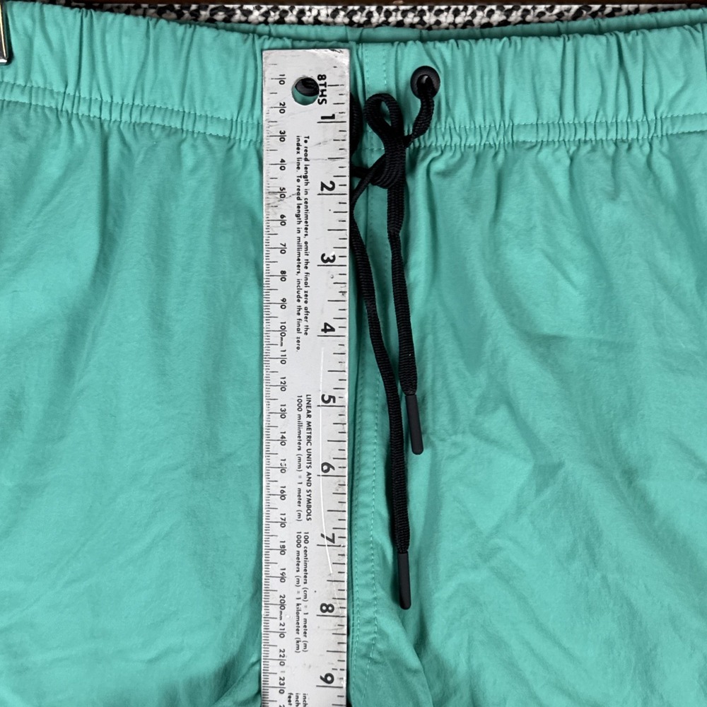 Mountain Hard Wear Running Athletic Shorts Womens Small Green Lightweight Hike - Picture 8 of 9